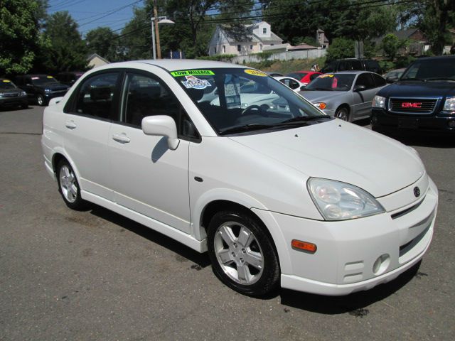 Suzuki Aerio 2003 photo 9