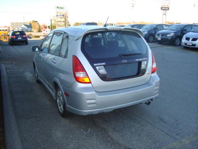 Suzuki Aerio 2004 photo 4