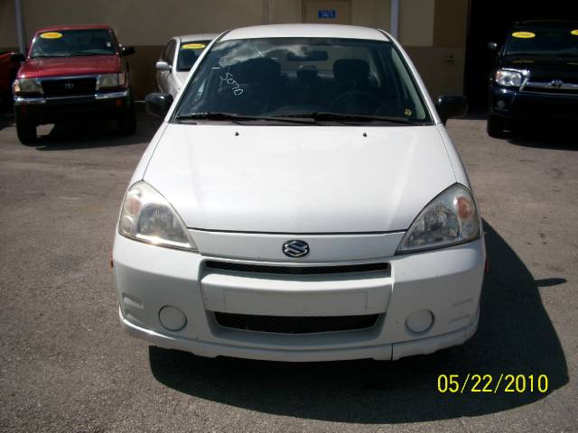 Suzuki Aerio 2004 photo 1