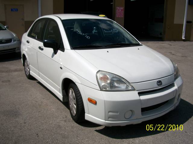 Suzuki Aerio 2004 photo 2