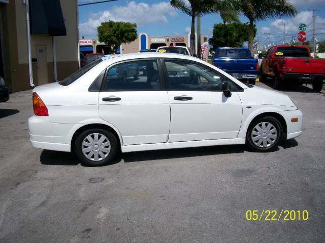 Suzuki Aerio 2004 photo 3