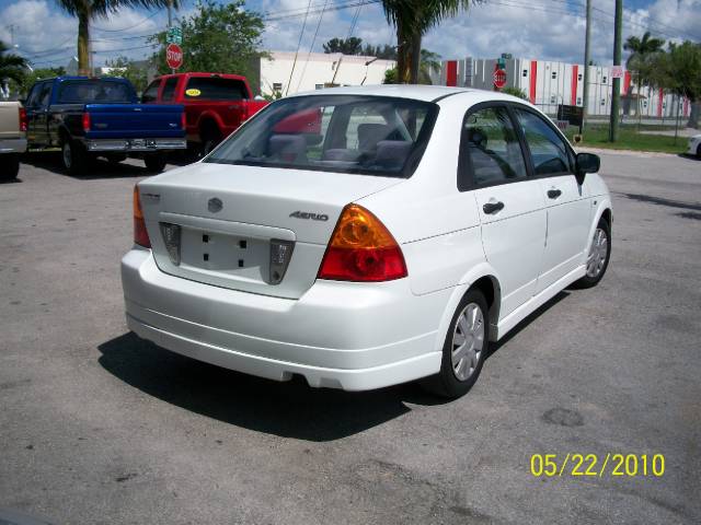 Suzuki Aerio 2004 photo 4