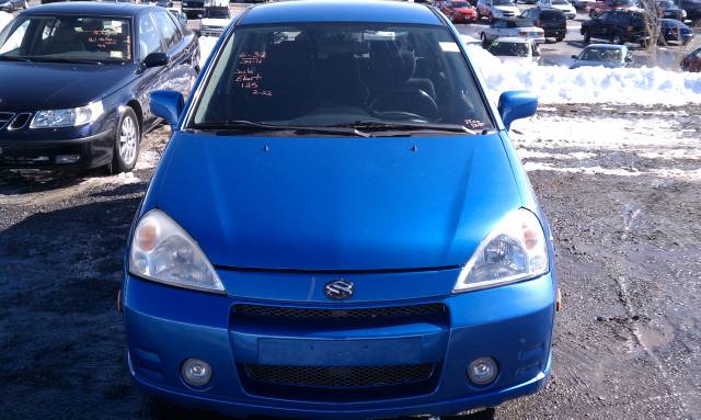 Suzuki Aerio 2004 photo 2