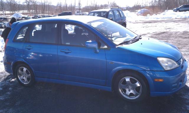 Suzuki Aerio 2004 photo 3