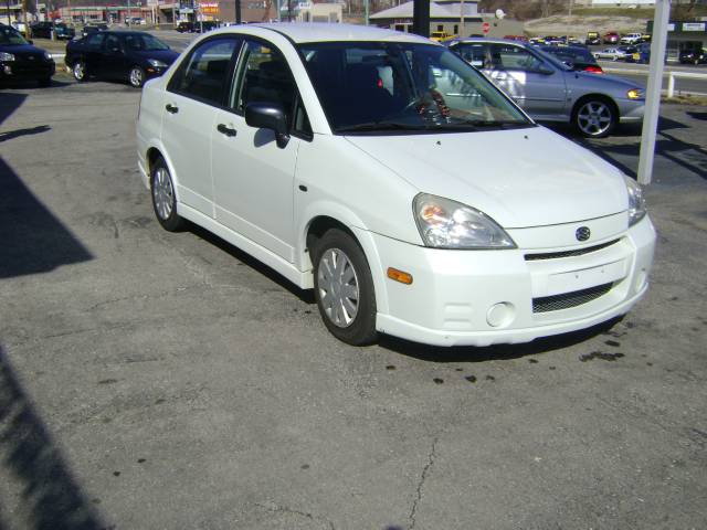 Suzuki Aerio 2004 photo 2