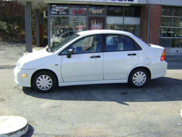 Suzuki Aerio 2004 photo 3