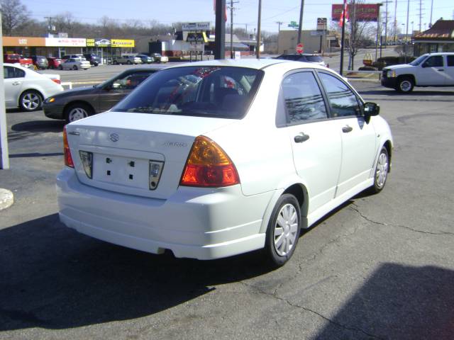 Suzuki Aerio 2004 photo 5