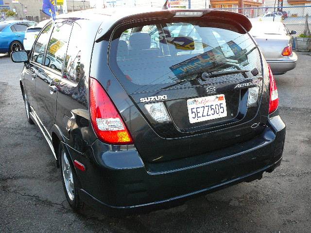 Suzuki Aerio 2004 photo 2