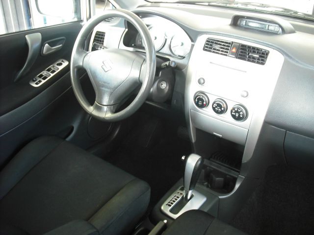 Suzuki Aerio 2006 photo 10