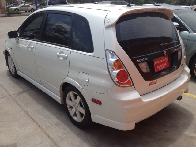 Suzuki Aerio SX 2005 photo 2