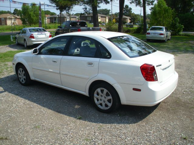 Suzuki Forenza 2004 photo 2