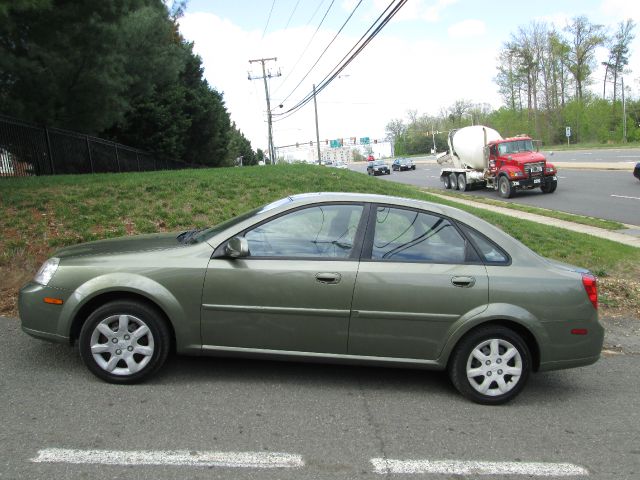 Suzuki Forenza 2004 photo 1