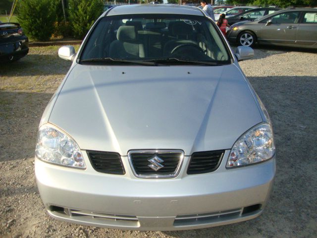 Suzuki Forenza 2004 photo 15