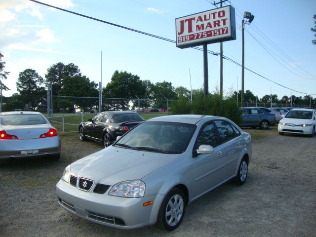 Suzuki Forenza 2004 photo 6