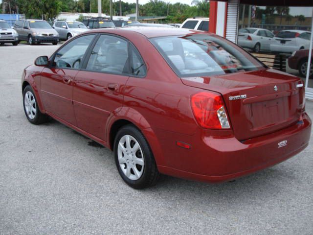 Suzuki Forenza 2004 photo 2