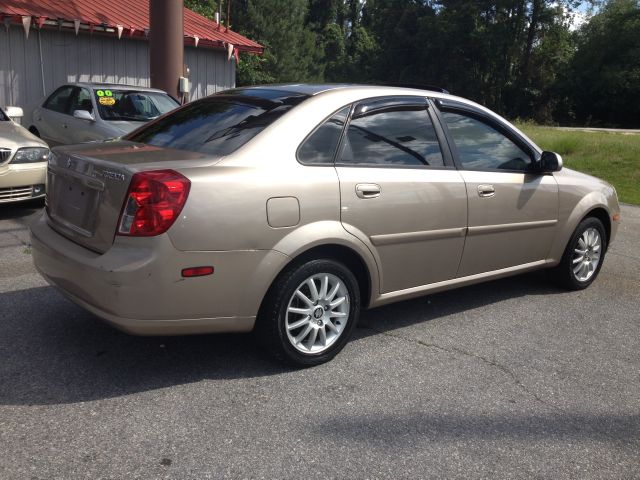 Suzuki Forenza 2004 photo 10