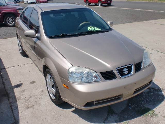 Suzuki Forenza 2004 photo 3