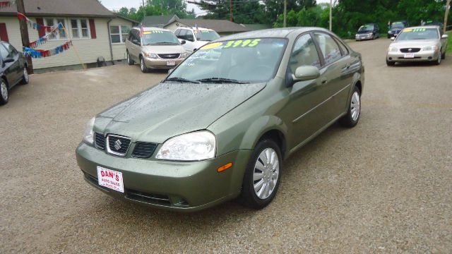 Suzuki Forenza 2004 photo 4