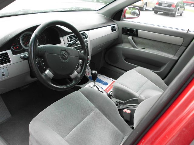 Suzuki Forenza 2004 photo 6