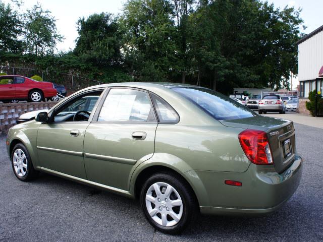 Suzuki Forenza 2005 photo 1