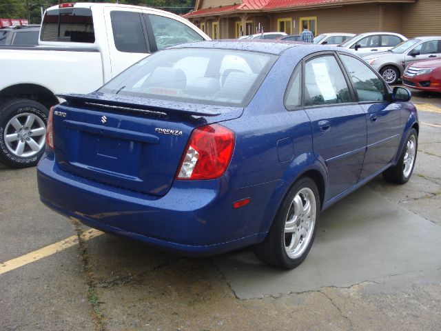 Suzuki Forenza 2005 photo 2