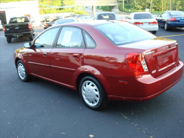 Suzuki Forenza 2005 photo 13