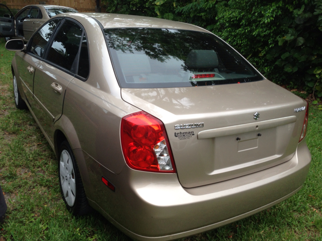 Suzuki Forenza 2005 photo 4