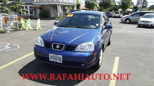 Suzuki Forenza 2005 photo 15