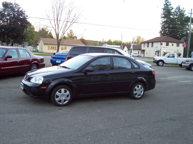 Suzuki Forenza 2005 photo 4