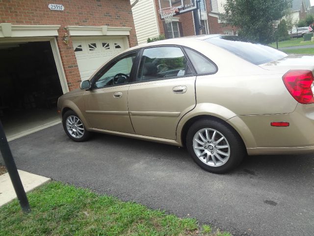 Suzuki Forenza 2005 photo 3