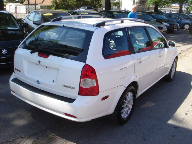 Suzuki Forenza 2005 photo 1