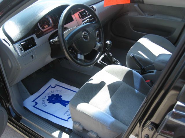 Suzuki Forenza 2005 photo 3