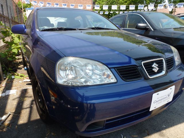 Suzuki Forenza 2005 photo 10