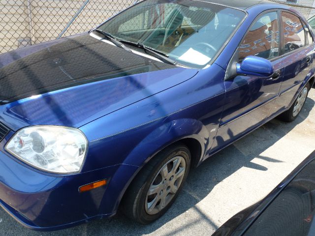 Suzuki Forenza 2005 photo 24