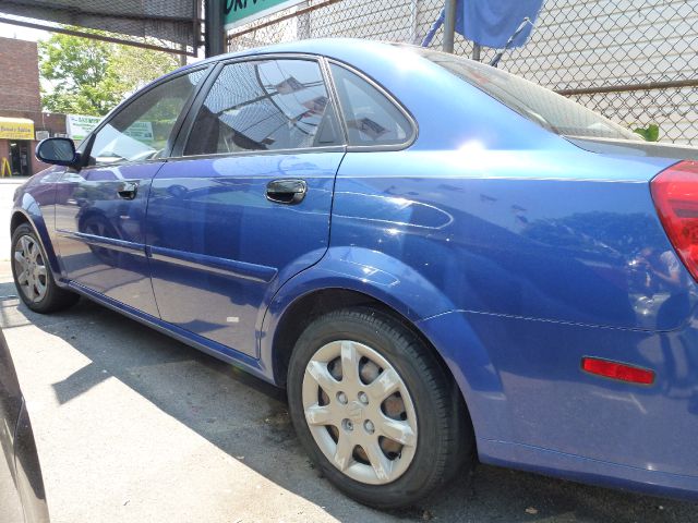 Suzuki Forenza 2005 photo 8