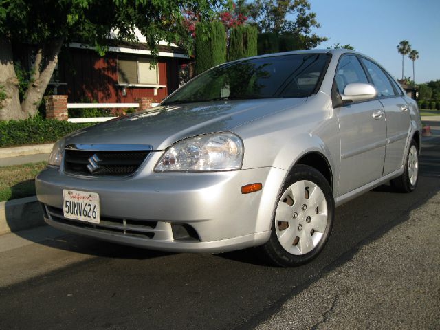 Suzuki Forenza Base Sedan