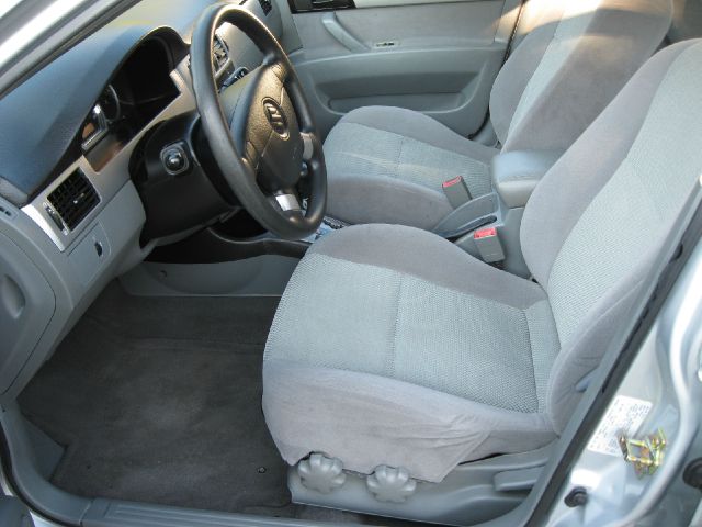 Suzuki Forenza 2006 photo 3