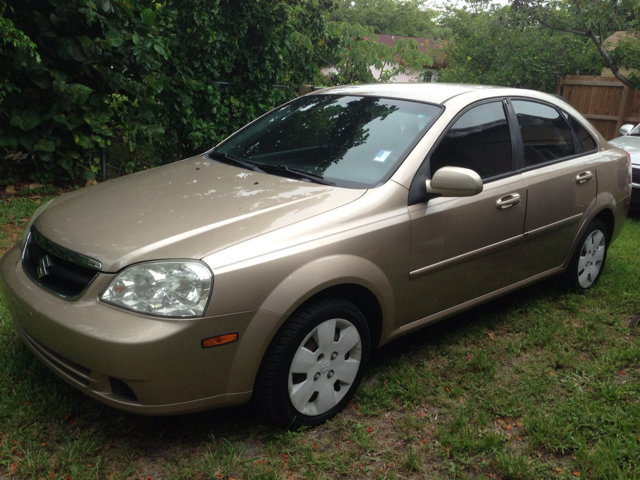 Suzuki Forenza Base Sedan