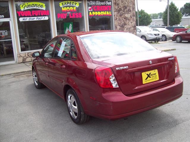 Suzuki Forenza 2006 photo 2