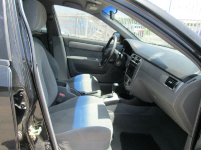 Suzuki Forenza 2006 photo 1