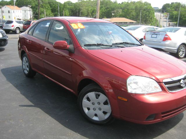 Suzuki Forenza Base Sedan