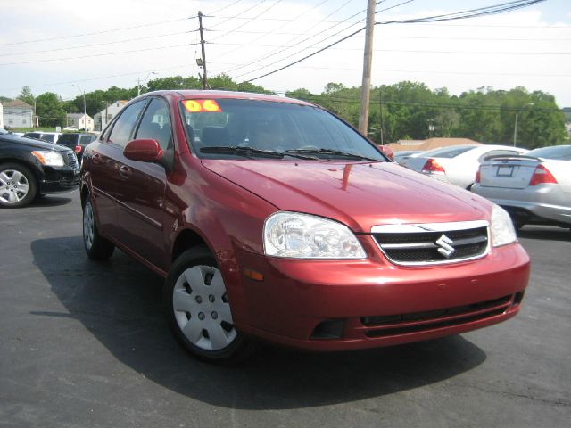 Suzuki Forenza 2006 photo 1