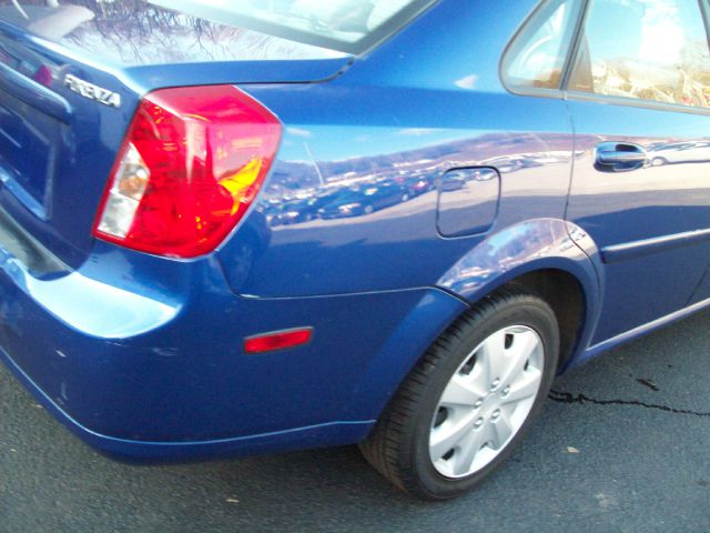 Suzuki Forenza 2006 photo 1