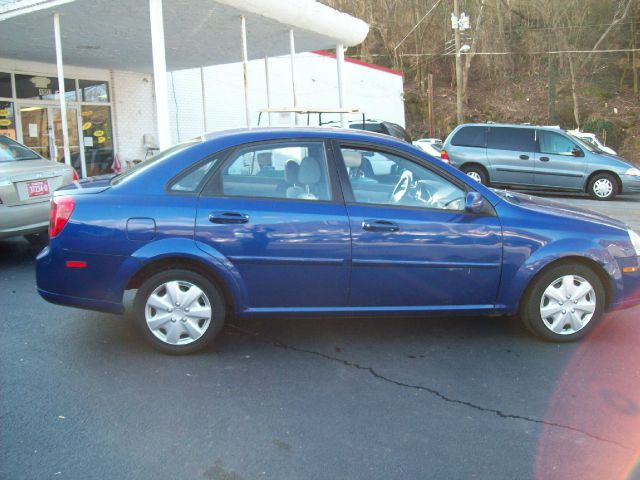 Suzuki Forenza 2006 photo 4