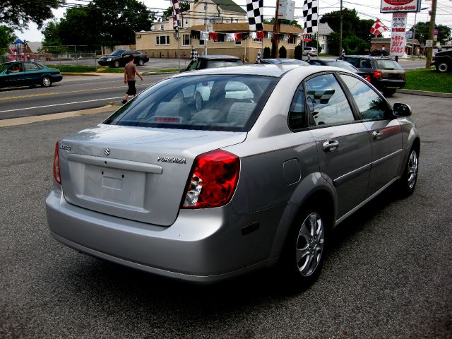 Suzuki Forenza 2006 photo 13