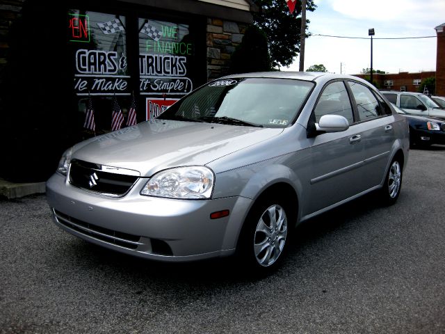 Suzuki Forenza 2006 photo 16