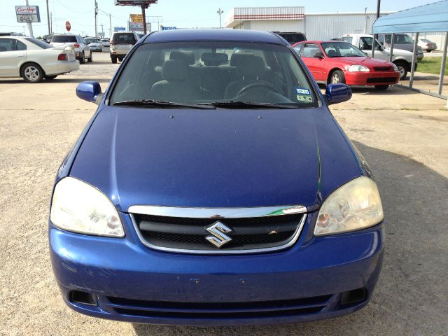 Suzuki Forenza 2006 photo 4