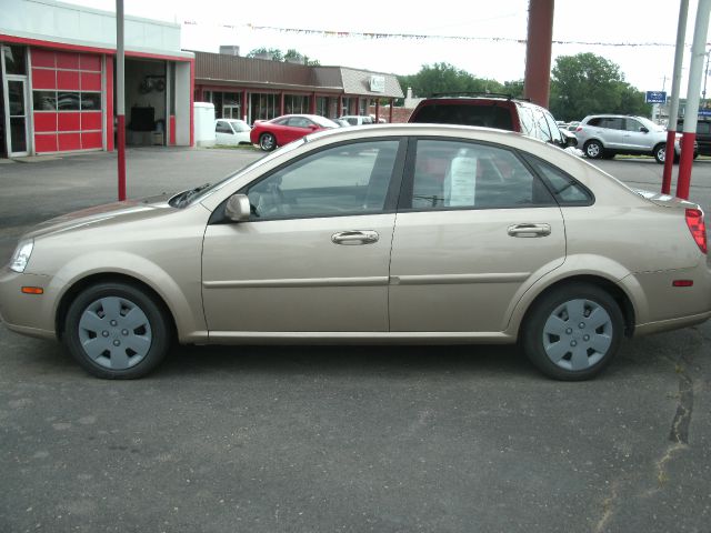 Suzuki Forenza 2006 photo 1