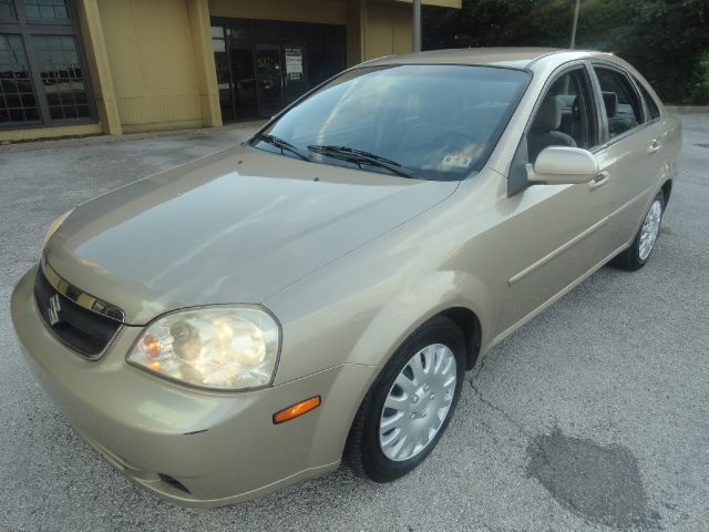 Suzuki Forenza 2006 photo 4