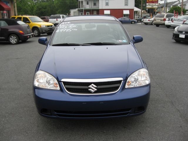 Suzuki Forenza 2006 photo 11